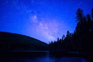 輪迴交叉瑪雅意象：滿天星斗中被仔細命名的星空細節